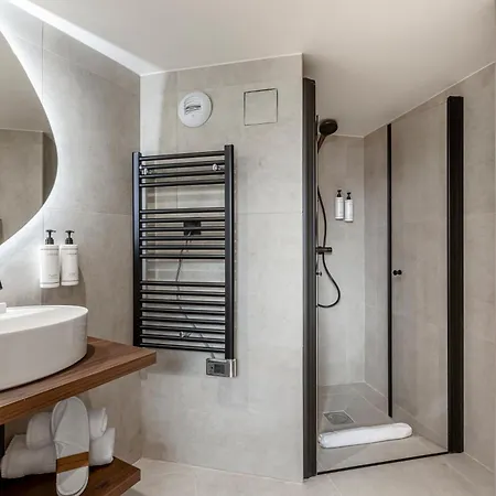 Le Madame By Sweett Hotel