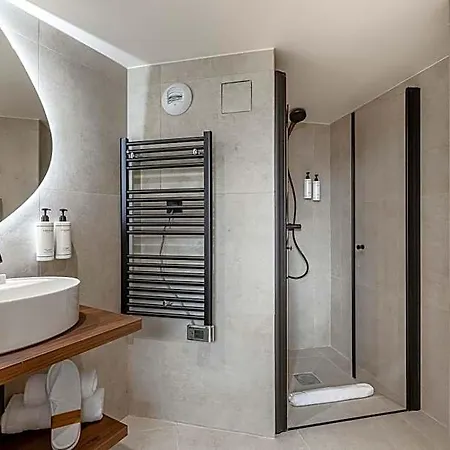 Otel Le Madame By Sweett 4*
